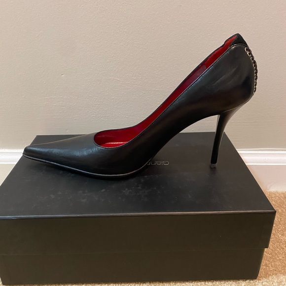 Gianmarco Lorenzi Pointed Black Heels with Cross Stitch Design on Back - Picture 5 of 7